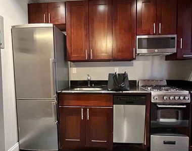 3 BR apartment, East Harlem - Photo Thumbnail 6