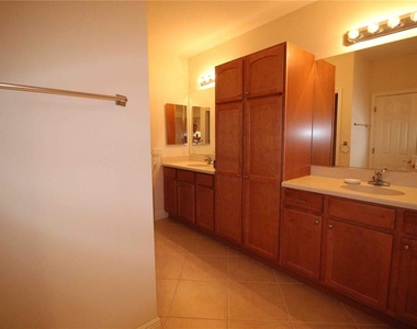 8422 Miramar Way - Photo Thumbnail 22