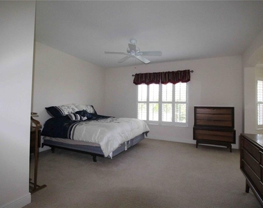 8422 Miramar Way - Photo Thumbnail 18