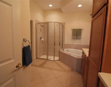 8422 Miramar Way - Photo Thumbnail 11