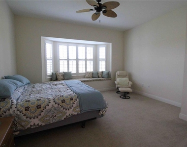 8422 Miramar Way - Photo Thumbnail 10