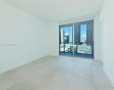 1100 S Miami Ave - Photo Thumbnail 13