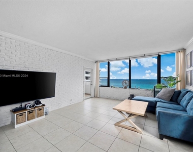 3505 S Ocean Dr - Photo Thumbnail 2