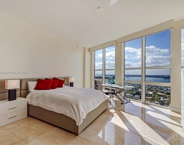 10225 Collins Ave - Photo Thumbnail 18