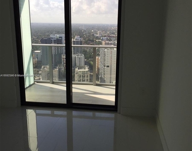 1010 Brickell Ave - Photo Thumbnail 11