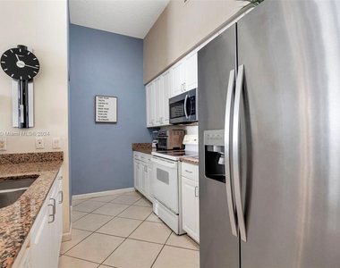 1155 Brickell Bay Dr - Photo Thumbnail 12