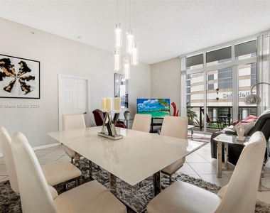 1155 Brickell Bay Dr - Photo Thumbnail 10