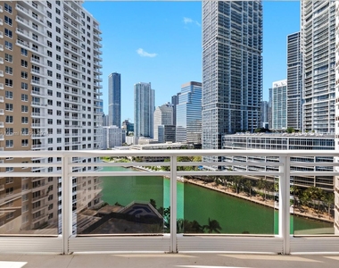 901 Brickell Key Blvd - Photo Thumbnail 16