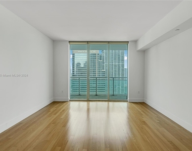 950 Brickell Bay Dr - Photo Thumbnail 27