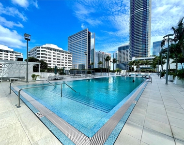 950 Brickell Bay Dr - Photo Thumbnail 39