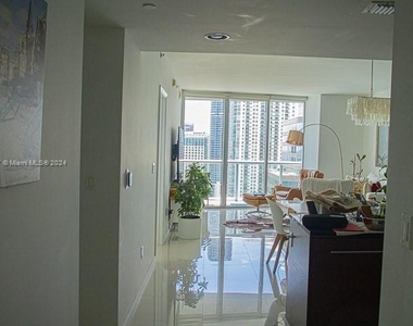 495 Brickell Ave - Photo Thumbnail 11