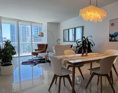 495 Brickell Ave - Photo Thumbnail 6