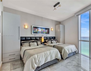 15811 Collins Ave - Photo Thumbnail 21