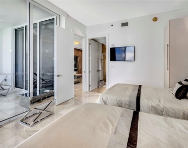 15811 Collins Ave - Photo Thumbnail 22