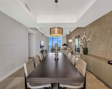 15811 Collins Ave - Photo Thumbnail 7