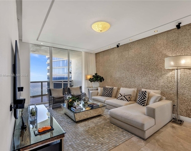 15811 Collins Ave - Photo Thumbnail 5