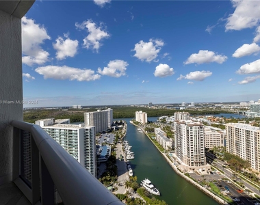 15811 Collins Ave - Photo Thumbnail 14