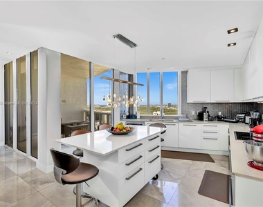 15811 Collins Ave - Photo Thumbnail 10