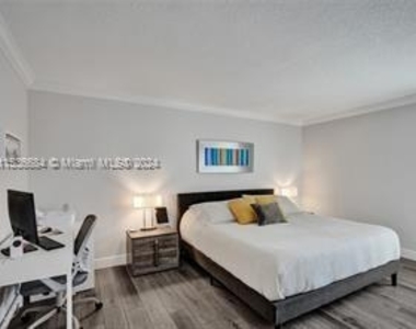 1301 River Reach Dr - Photo Thumbnail 1