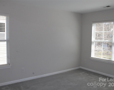 4750 Craigmoss Lane - Photo Thumbnail 14