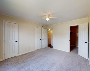 904 University Oaks Boulevard - Photo Thumbnail 12