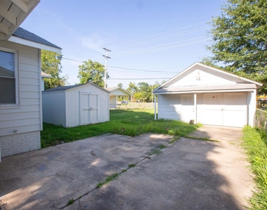 1810 Moss Street - Photo Thumbnail 16