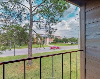 904 University Oaks Boulevard - Photo Thumbnail 18