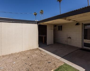 7025 E Wilshire Drive - Photo Thumbnail 16