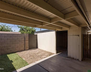 7025 E Wilshire Drive - Photo Thumbnail 17