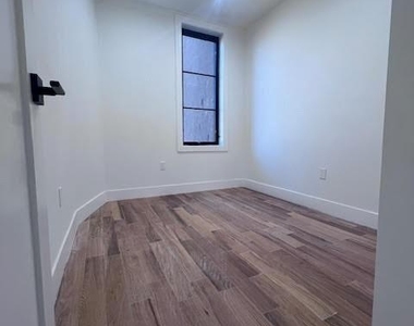 257a Tompkins Ave - Photo Thumbnail 4