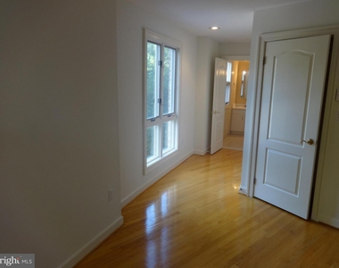 5330 Connecticut Ave Nw - Photo Thumbnail 20