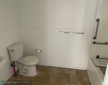 2921 Sw 58th St - Photo Thumbnail 6