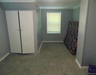 17583 Fielding Street - Photo Thumbnail 11