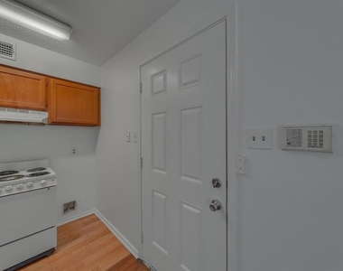 9815 Walnut Street - Photo Thumbnail 8