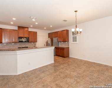 1323 Blue Jay Ct - Photo Thumbnail 11