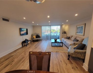 5215 Balboa Boulevard - Photo Thumbnail 1