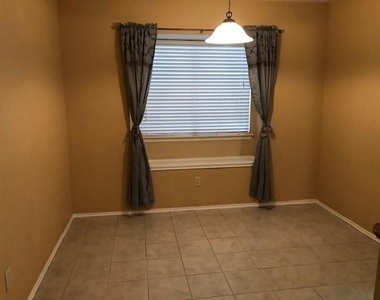 2322 Pebbledowne Circle - Photo Thumbnail 7