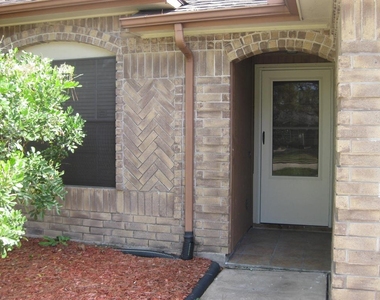 2322 Pebbledowne Circle - Photo Thumbnail 13