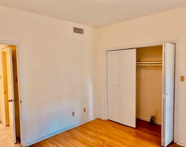 10811 Richmond Avenue - Photo Thumbnail 8