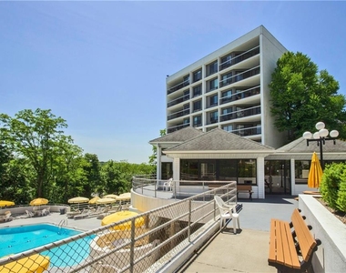 400 High Point Drive - Photo Thumbnail 24