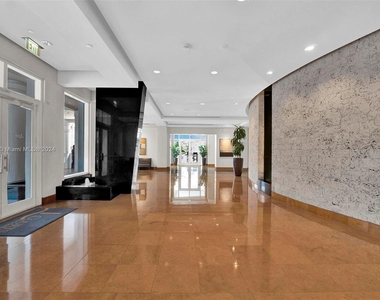 801 Brickell Key Blvd - Photo Thumbnail 5