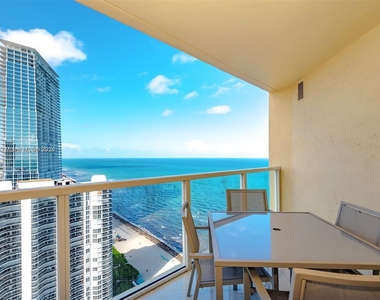 16699 Collins Ave - Photo Thumbnail 7