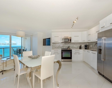 16699 Collins Ave - Photo Thumbnail 2