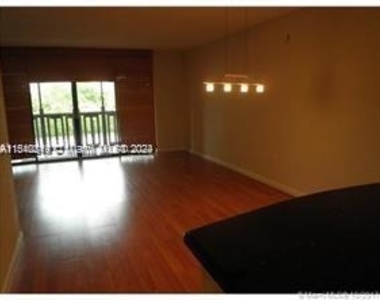 1021 Mockingbird Ln - Photo Thumbnail 9