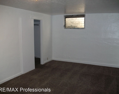 1111 Strand Place, Apt. A - Photo Thumbnail 4