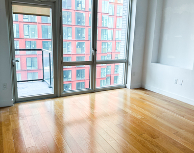 No Fee| Room W/Balcony | Downtown Brooklyn - Photo Thumbnail 2