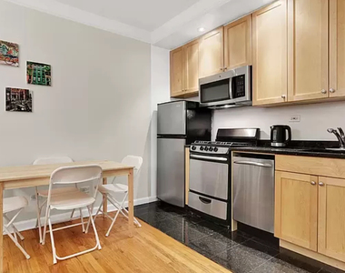 West 13th Street - Photo Thumbnail 3