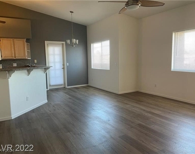 5225 W Reno Avenue - Photo Thumbnail 2