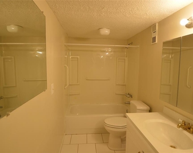 7509 Presley Place - Photo Thumbnail 9