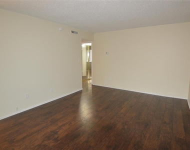 7509 Presley Place - Photo Thumbnail 2